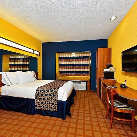 Microtel Inn & Suites By Wyndham New Braunfels I-35 Exteriör bild