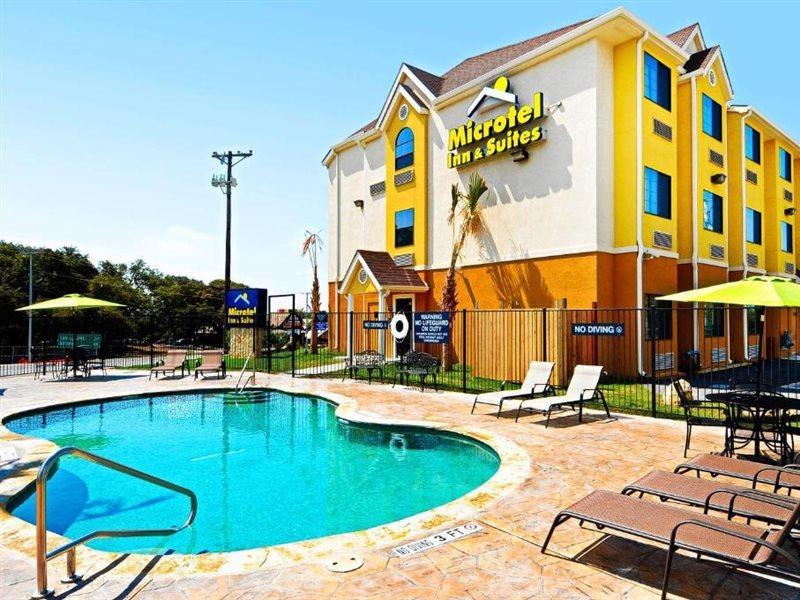 Microtel Inn & Suites By Wyndham New Braunfels I-35 Exteriör bild