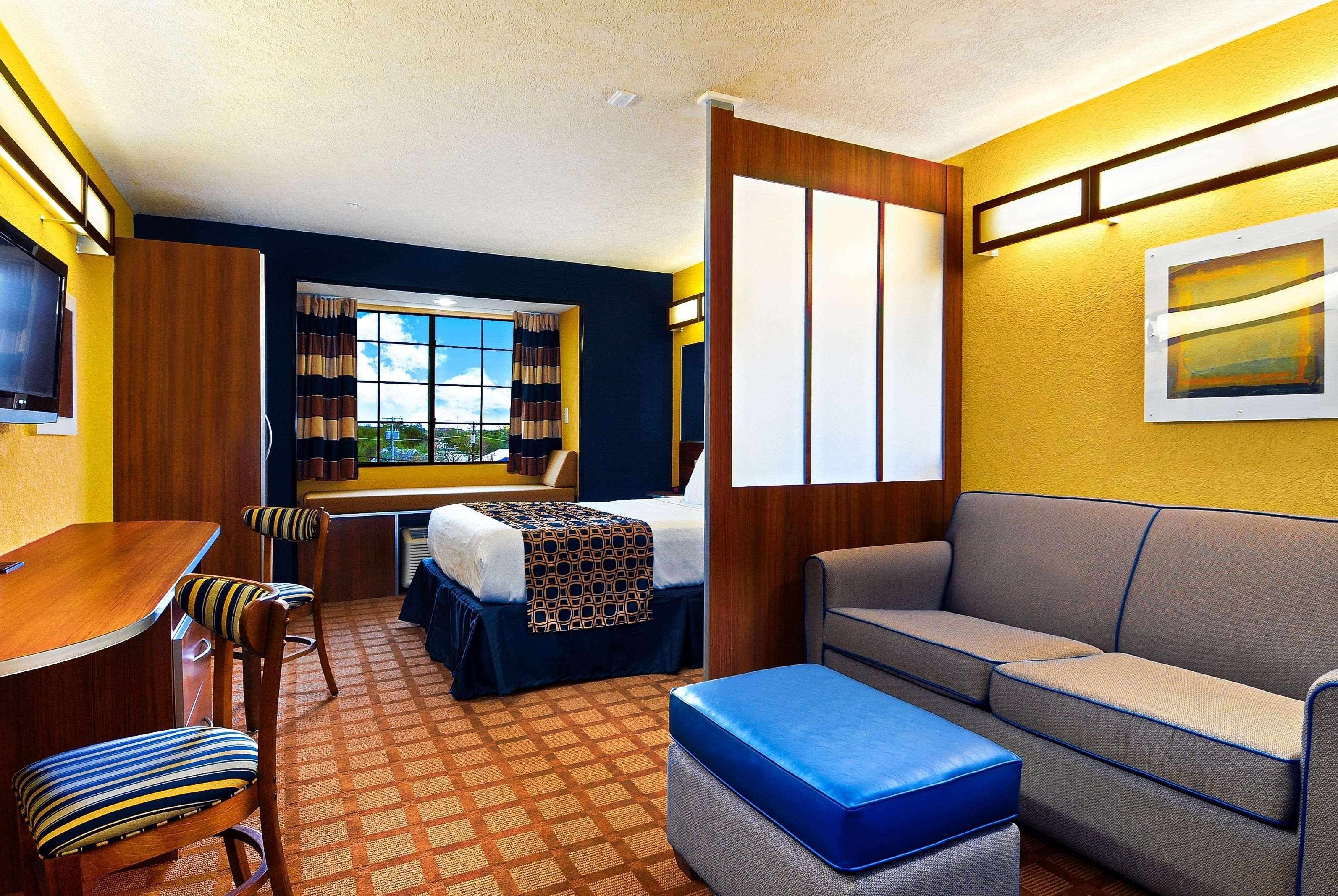 Microtel Inn & Suites By Wyndham New Braunfels I-35 Exteriör bild