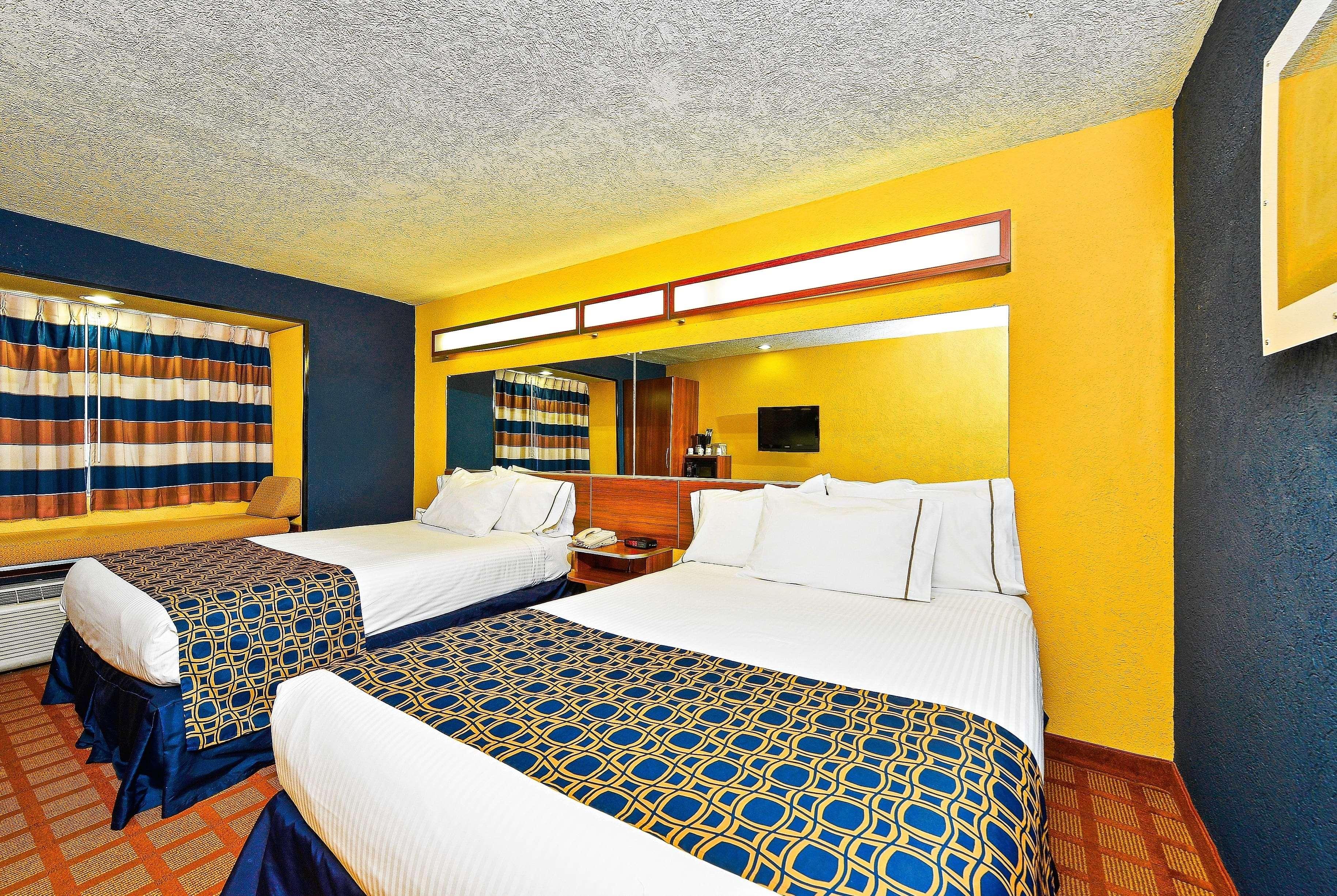 Microtel Inn & Suites By Wyndham New Braunfels I-35 Exteriör bild
