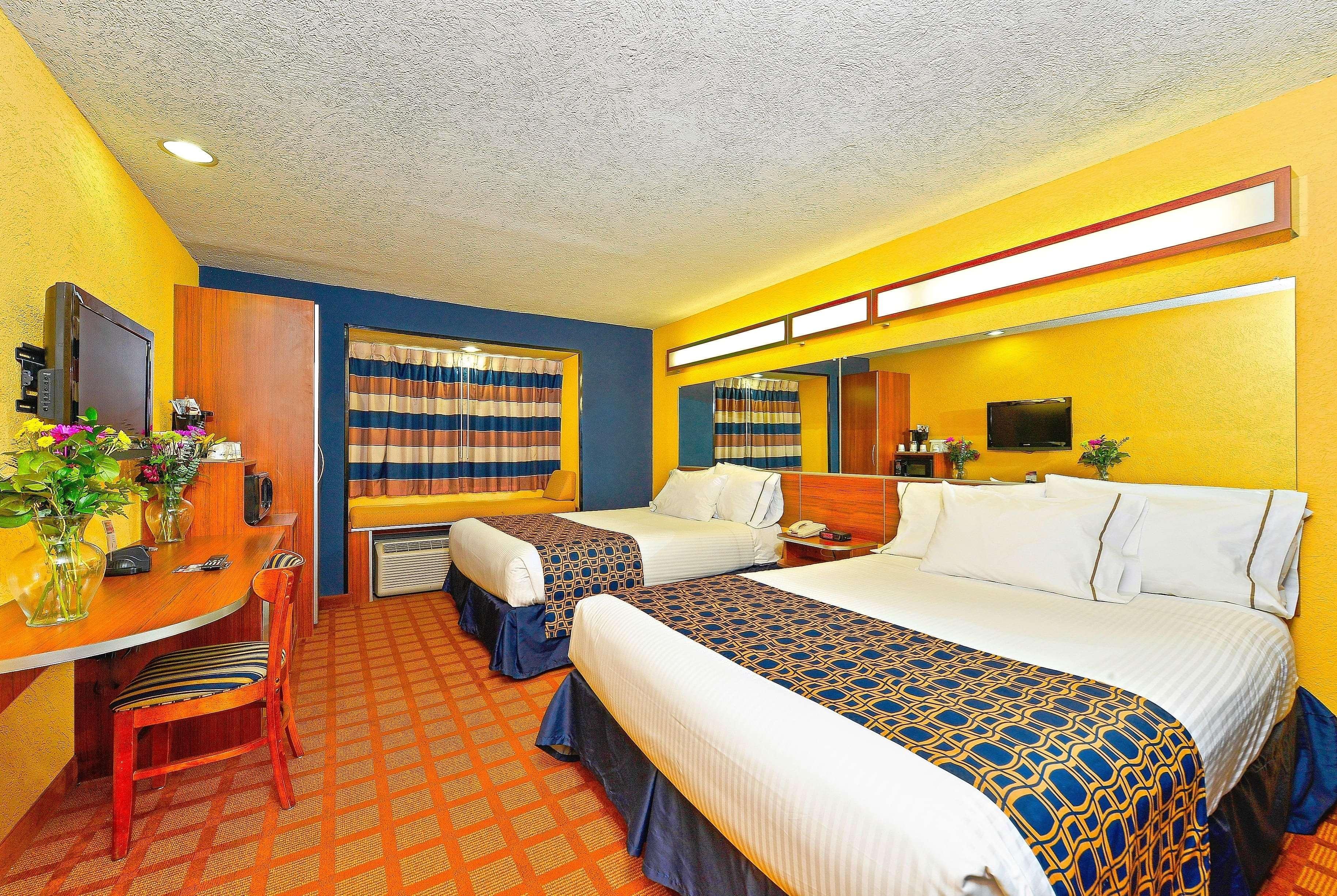 Microtel Inn & Suites By Wyndham New Braunfels I-35 Exteriör bild