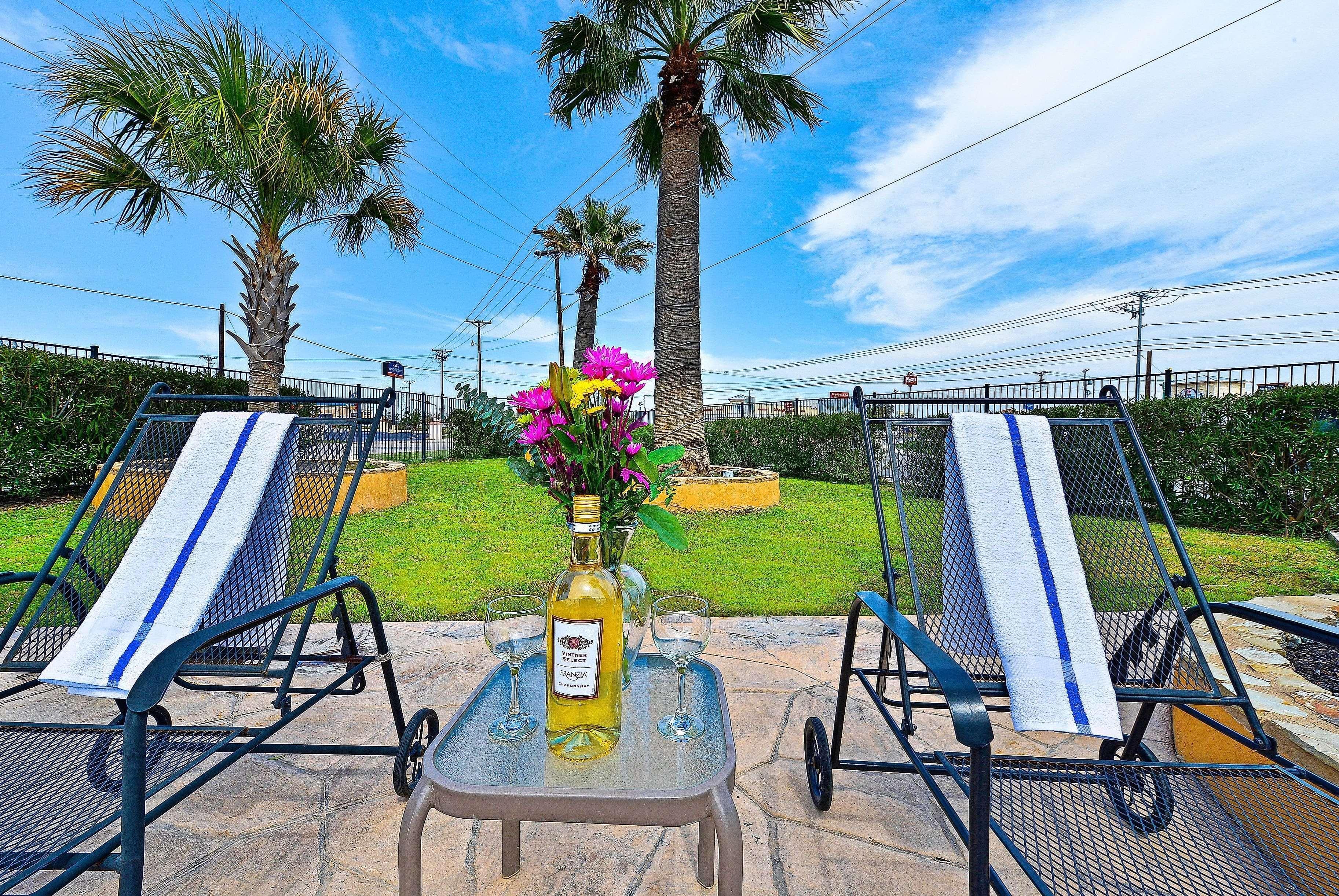 Microtel Inn & Suites By Wyndham New Braunfels I-35 Exteriör bild