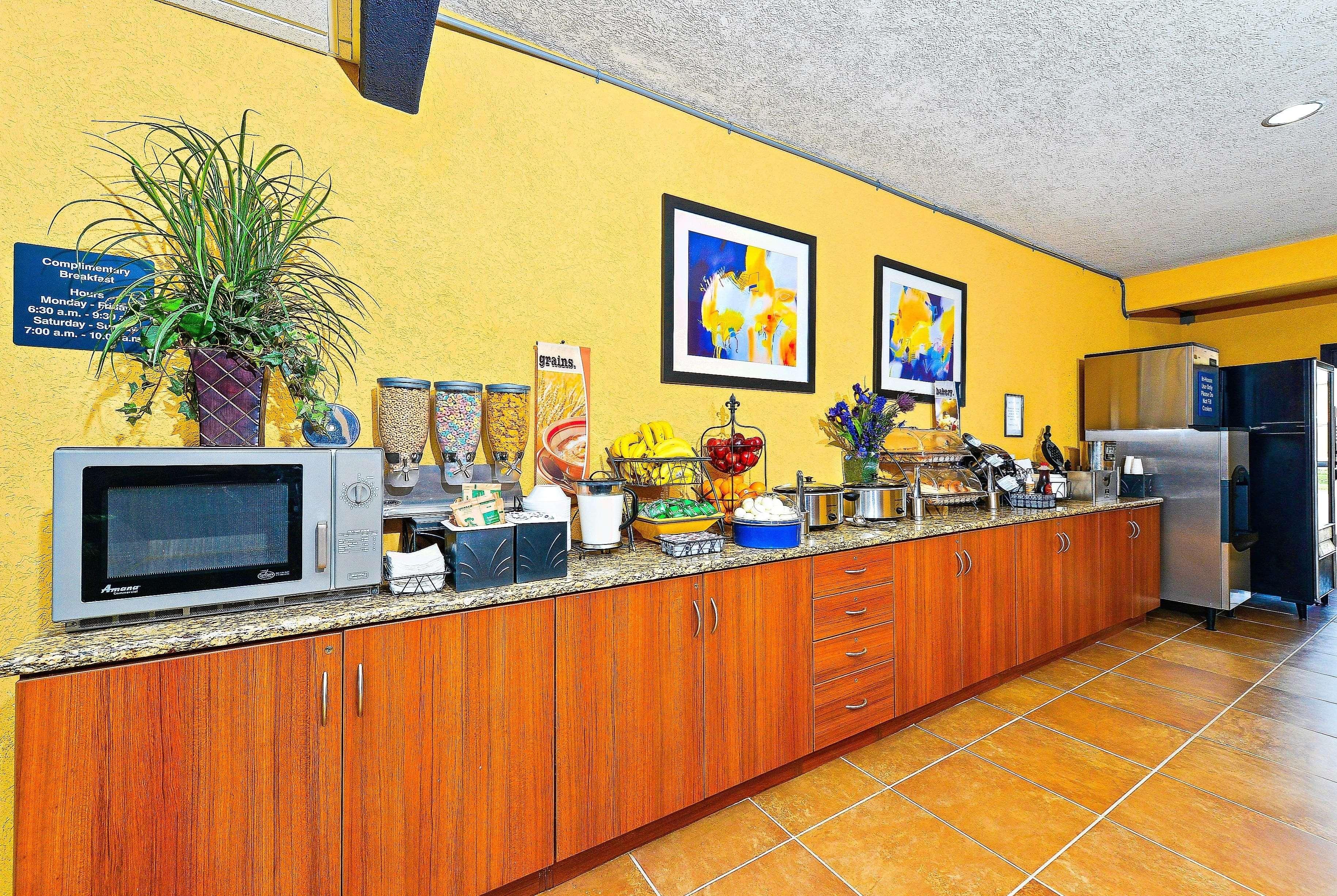 Microtel Inn & Suites By Wyndham New Braunfels I-35 Exteriör bild