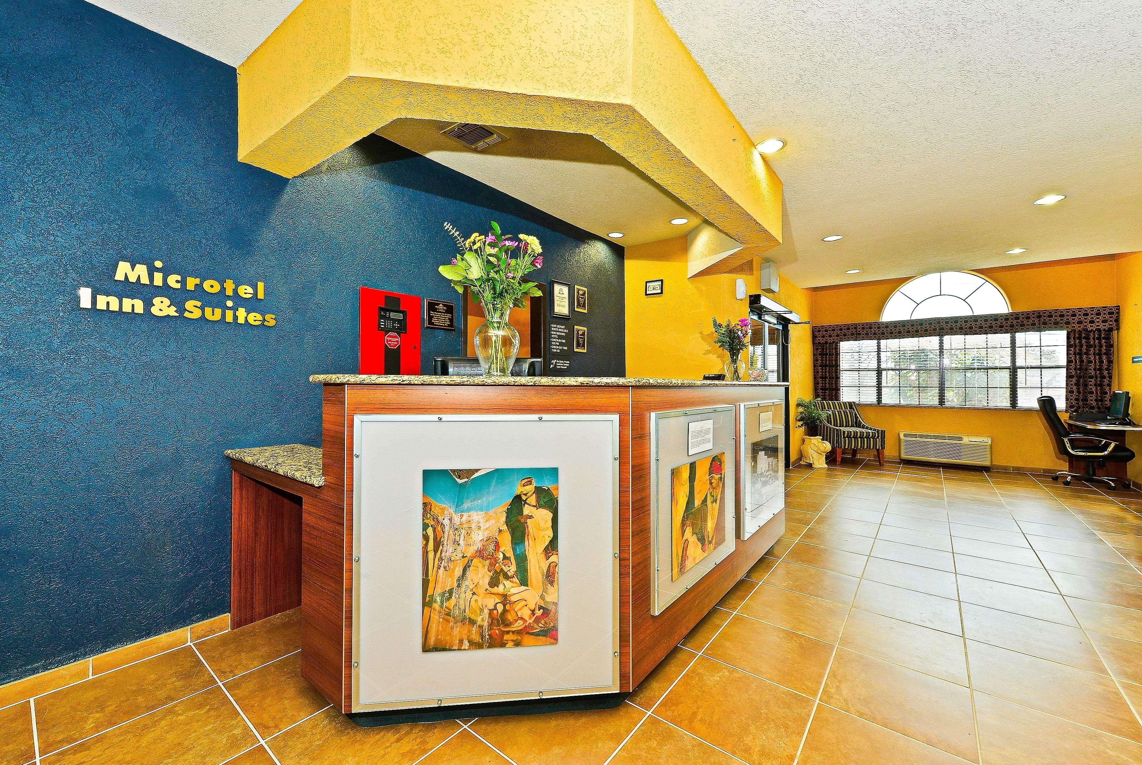 Microtel Inn & Suites By Wyndham New Braunfels I-35 Exteriör bild