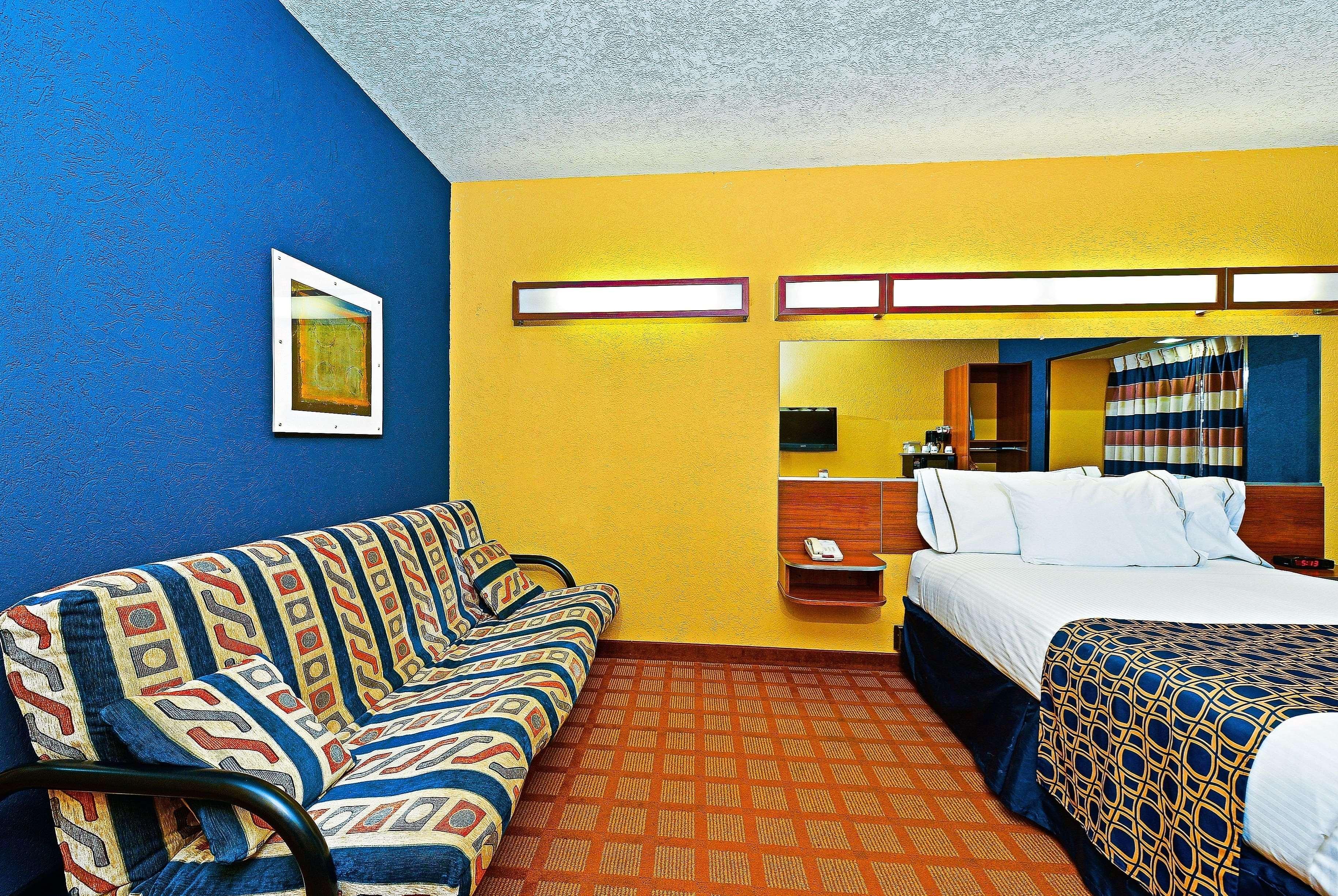 Microtel Inn & Suites By Wyndham New Braunfels I-35 Exteriör bild