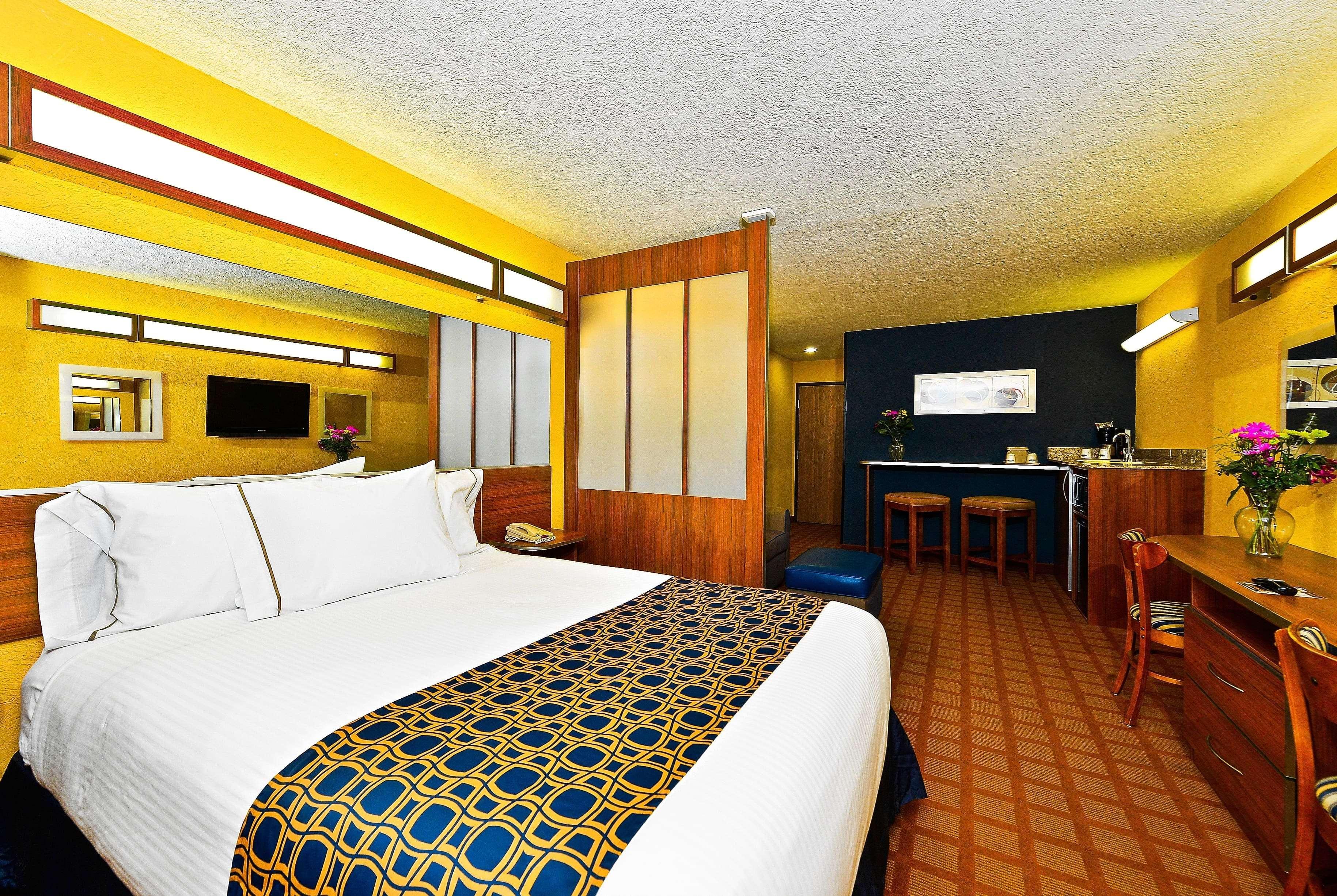 Microtel Inn & Suites By Wyndham New Braunfels I-35 Exteriör bild