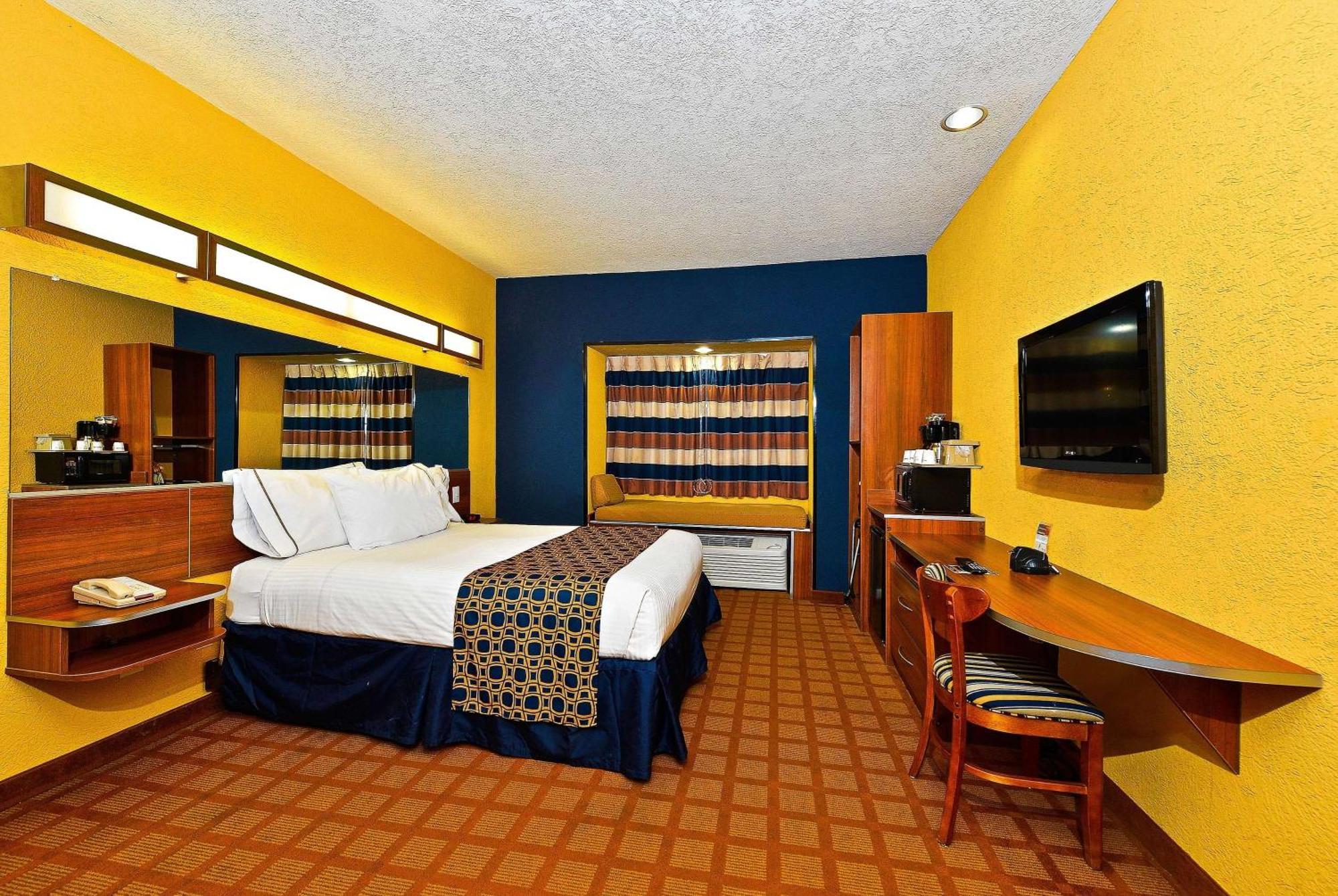 Microtel Inn & Suites By Wyndham New Braunfels I-35 Exteriör bild