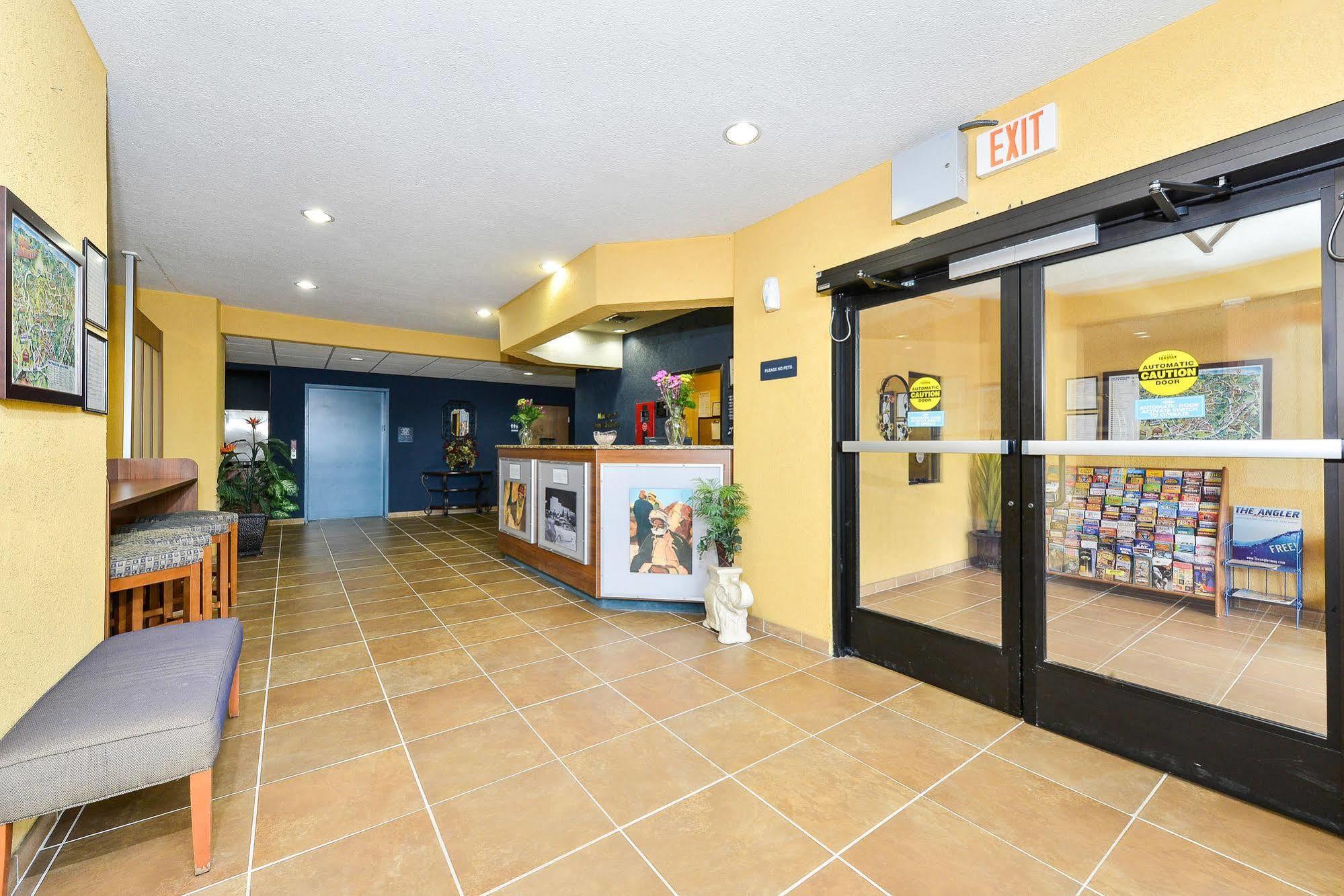 Microtel Inn & Suites By Wyndham New Braunfels I-35 Exteriör bild