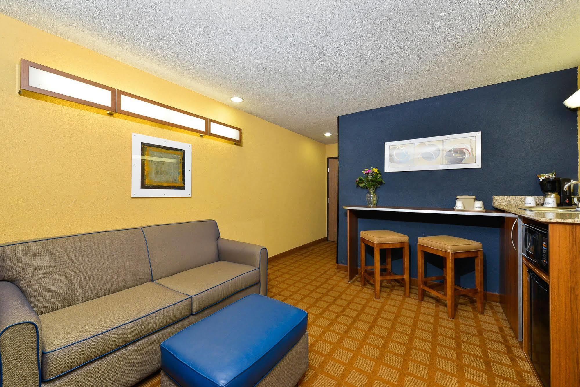 Microtel Inn & Suites By Wyndham New Braunfels I-35 Exteriör bild